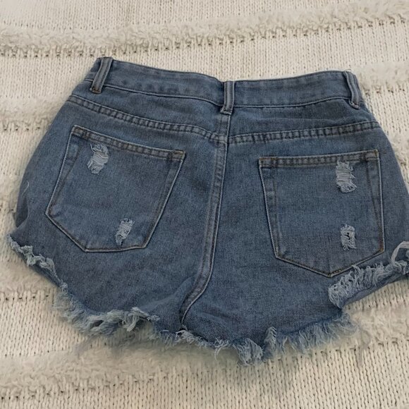🔥🔥SALE🔥🔥Ripped Denim Shorts Raw Hem Wide Leg Washed Short High Waisted NWT - Picture 4 of 4